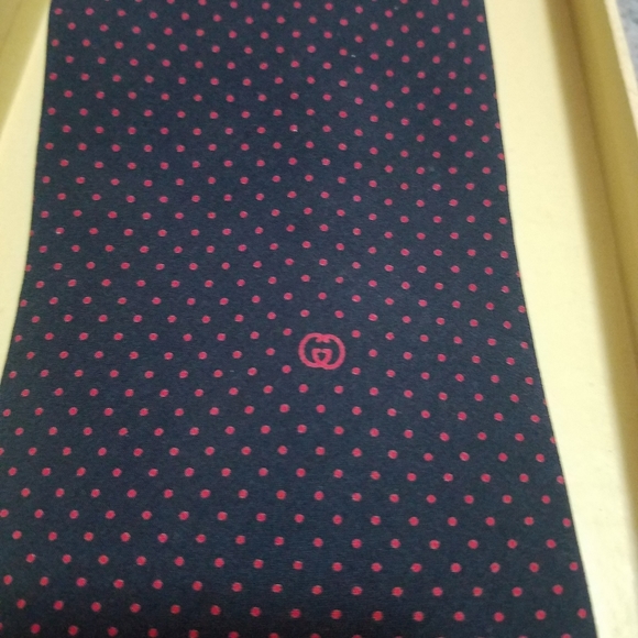 Gucci Tie 100% silk and gorgeous vintage tie - Picture 2 of 8